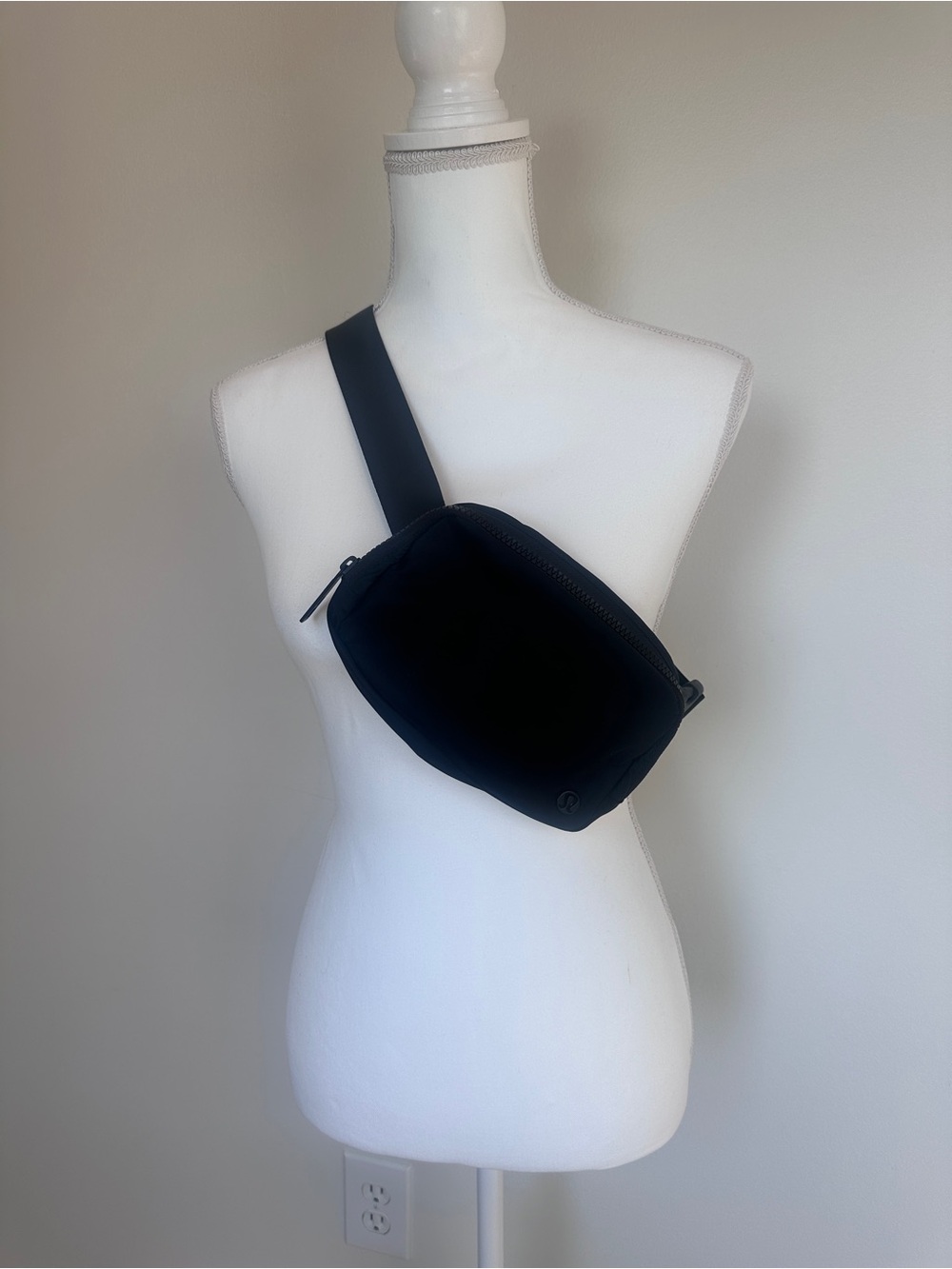 Lululemon Black Everywhere Belt Bag Crossbody Fanny Pack